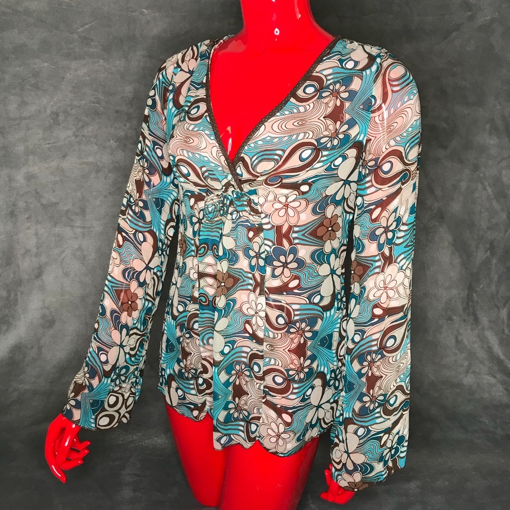 🔻2 for $10 🔻• Xhilaration • V-Neck Blouse L